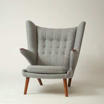 Papa Bear Chair by Hans J. Wegner 1951 (Wolle purpur)