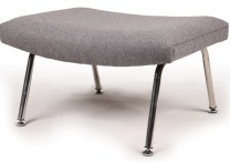 Fusshocker zum Wingchair by Hans Wegner 1960 (Kaschmir schwarz)