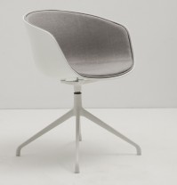 AAC 20 Officechair Conferencechair by Hee Welling